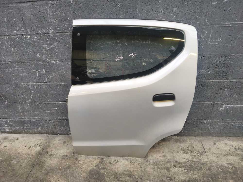 PORTE ARRIERE GAUCHE SUZUKI ALTO 2009-2014 - Vue 1
